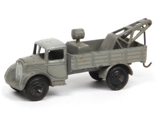 Lot 305 - DINKY TOYS (GB) (1)