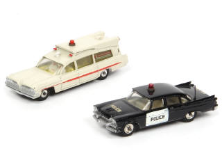 Lot 352 - DINKY TOYS (GB) (2)