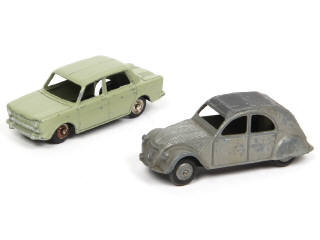 Lot 566 - DINKY TOYS (FRANCE) (2)