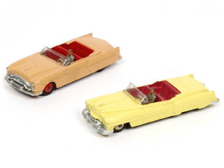Lot 353 - DINKY TOYS (GB) (2)