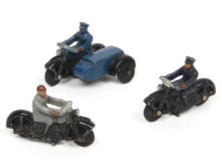 Lot 372 - DINKY TOYS (GB) (3)