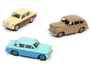 Lot 376 - DINKY TOYS (GB) (3)