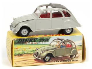 Lot 452 - DINKY TOYS (FRANCE) (1)