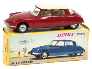 Lot 469 - DINKY TOYS (FRANCE) (1)