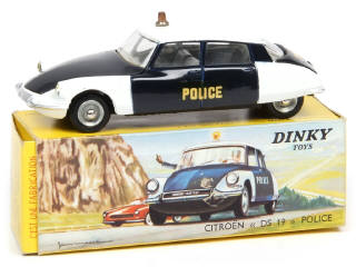 Lot 454 - DINKY TOYS (FRANCE) (1)