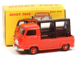 Lot 517 - DINKY TOYS (FRANCE) (1)