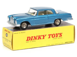 Lot 474 - DINKY TOYS (FRANCE) (1)