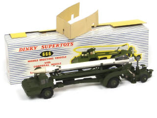 Lot 319 - DINKY TOYS (GB) (1)