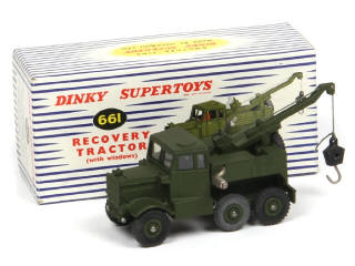 Lot 318 - DINKY TOYS (GB) (1)