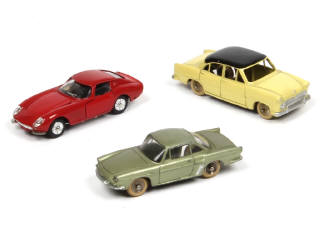 Lot 583 - DINKY TOYS (FRANCE) (3)