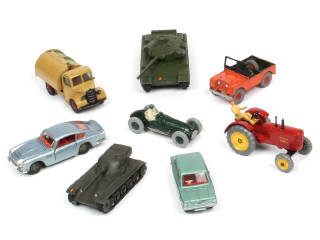 Lot 393 - DINKY TOYS (GB) (8)