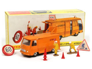 Lot 519 - DINKY TOYS (FRANCE) (1)