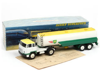 Lot 543 - DINKY TOYS (FRANCE) (1)