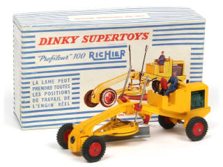 Lot 542 - DINKY TOYS (FRANCE) (1)