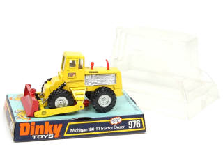 Lot 370 - DINKY TOYS (GB) (1)