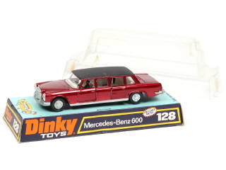 Lot 303 - DINKY TOYS (GB) (1)