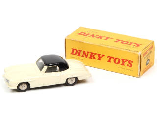Lot 435 - DINKY TOYS (FRANCE) (1)