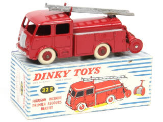 Lot 466 - DINKY TOYS (FRANCE) (1)