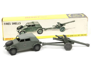 Lot 402 - DINKY TOYS (GB) (1)