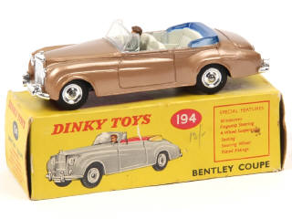 Lot 273 - DINKY TOYS (GB) (1)