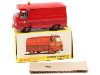Lot 503 - DINKY TOYS (FRANCE) (1)