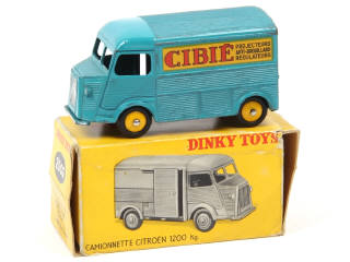 Lot 497 - DINKY TOYS (FRANCE) (1)
