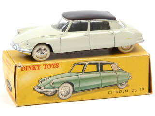 Lot 398 - DINKY TOYS (FRANCE) (1)