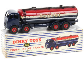 Lot 339 - DINKY TOYS (GB) (1)