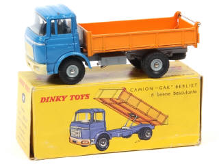 Lot 524 - DINKY TOYS (FRANCE) (1)