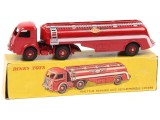 Lot 517 - DINKY TOYS (FRANCE) (1)