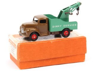 Lot 305 - DINKY TOYS (GB) (1)