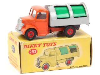 Lot 302 - DINKY TOYS (GB) (1)