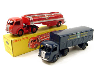 Lot 247 - DINKY TOYS (FRANCE) (2)