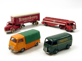 Lot 253 - DINKY TOYS & JRD (4)