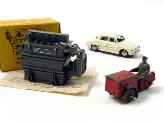 Lot 250 - DINKY TOYS (FRANCE) (3)