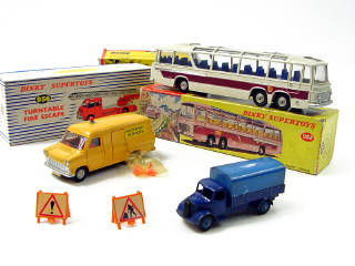 Lot 266 - DINKY TOYS GB (4)