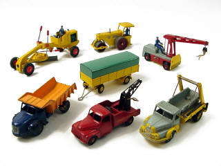 Lot 264 - DINKY TOYS (FRANCE) (7)
