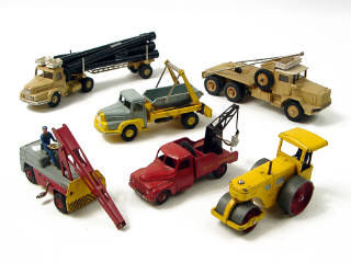 Lot 260 - DINKY TOYS FRANCE (6)