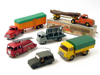 Lot 259 - DINKY TOYS (FRANCE) (6)