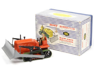 Lot 388 - DINKY TOYS (FRANCE) (1)