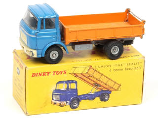 Lot 433 - DINKY TOYS (FRANCE) (1)