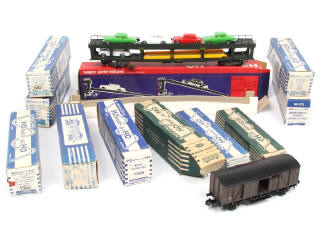Lot 85 - HORNBY 'HO' (11)
