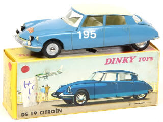 Lot 423 - DINKY TOYS (FRANCE) (1)