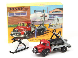 Lot 616 - DINKY TOYS (FRANCE) (1)