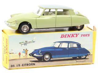 Lot 569 - DINKY TOYS (FRANCE) (1)