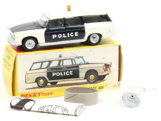 Lot 566 - DINKY TOYS (FRANCE) (1)