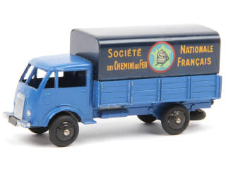 Lot 591 - DINKY TOYS (FRANCE) (1)