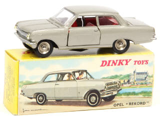 Lot 330 - DINKY TOYS (FRANCE) (1)