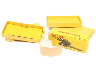 Lot 300 - DINKY TOYS (FRANCE) (3)