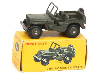 Lot 381 - DINKY TOYS (FRANCE) (1)